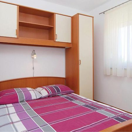 2 Bedroom Nice Apartment In Vir Exterior photo