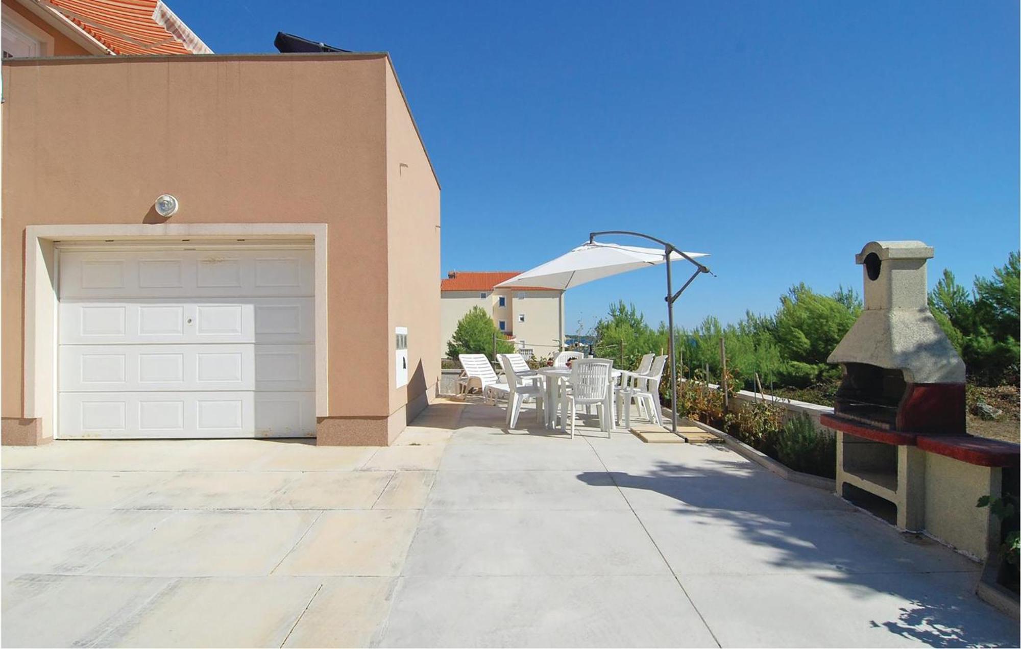 2 Bedroom Nice Apartment In Vir Exterior photo