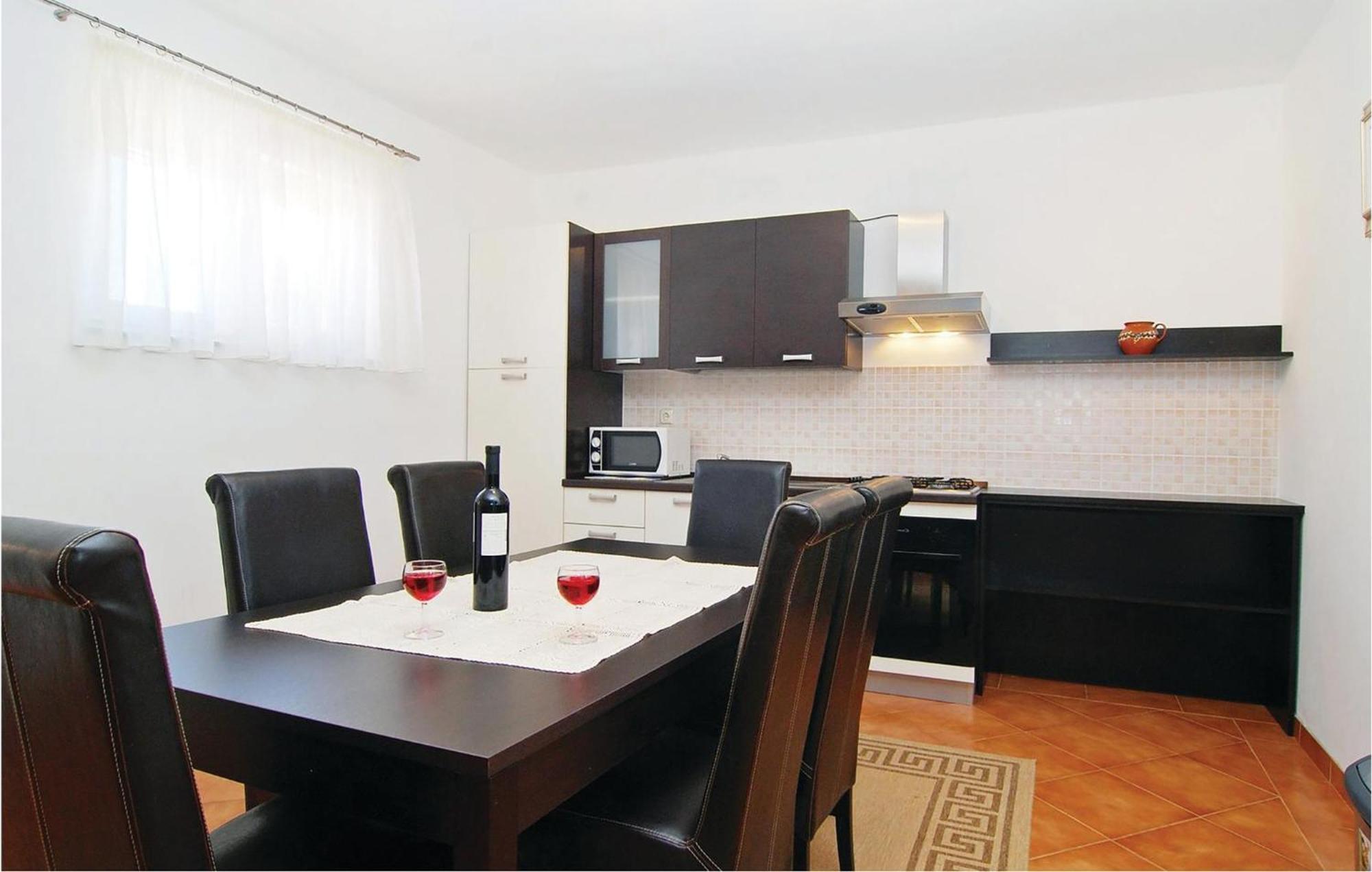 2 Bedroom Nice Apartment In Vir Exterior photo