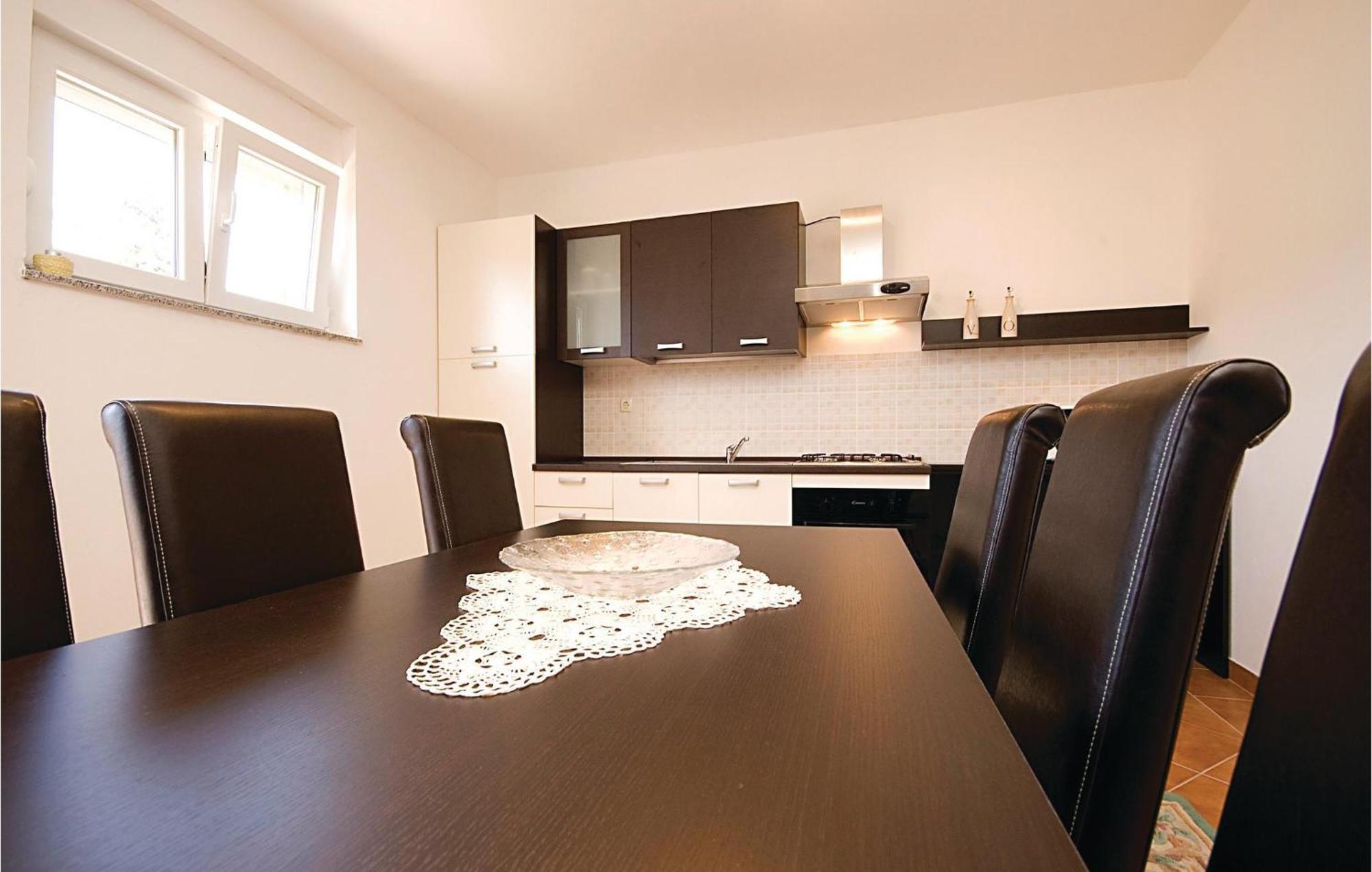 2 Bedroom Nice Apartment In Vir Exterior photo
